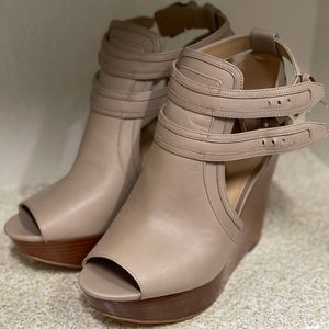 Michael Kors Wedges size  7.5 EUC